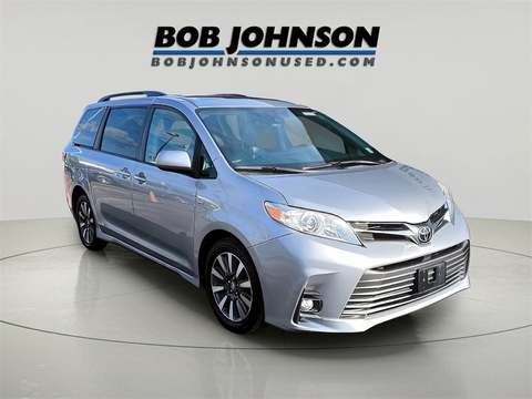 2018 Toyota Sienna.