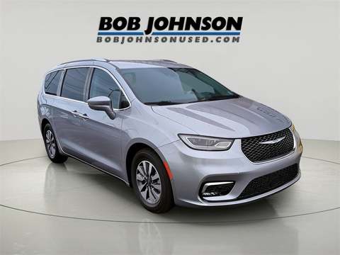 2021 Chrysler Pacifica.