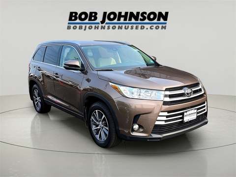 2017 Toyota Highlander.