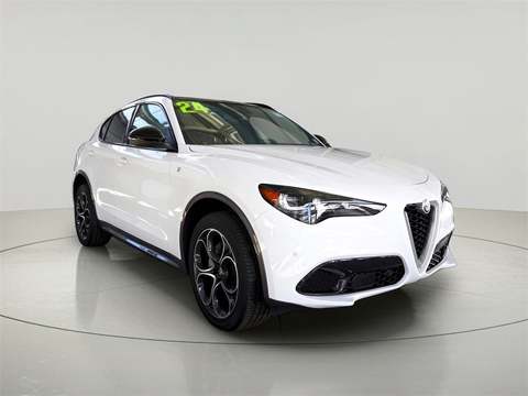 2024 Alfa Romeo Stelvio.