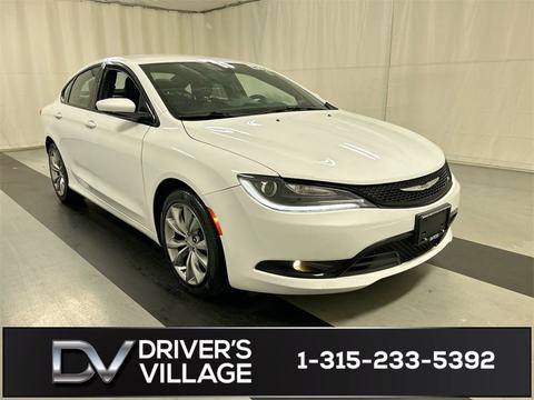 2016 Chrysler 200.