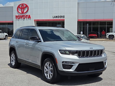 2022 Jeep Grand Cherokee.