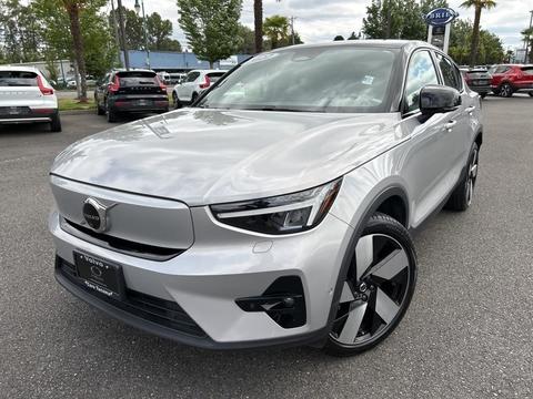 2022 Volvo XC40.