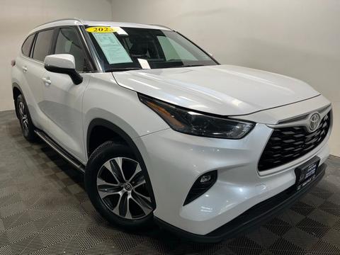 2023 Toyota Highlander.