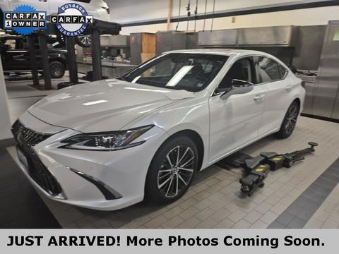 2024 Lexus ES.