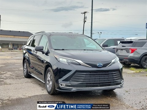 2024 Toyota Sienna.