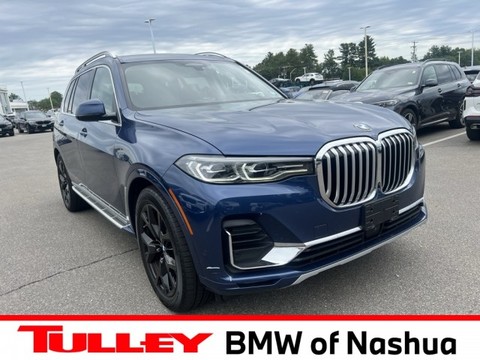 2022 BMW X7.