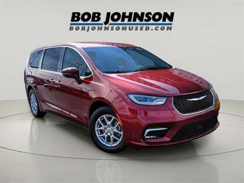 2023 Chrysler Pacifica.