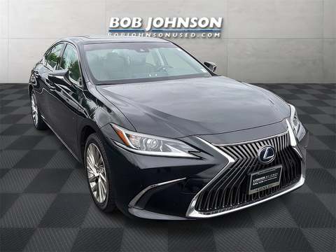 2019 Lexus ES.