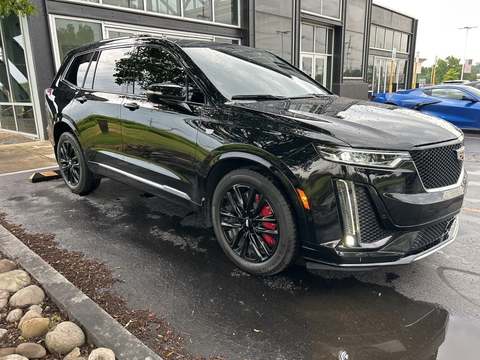 2022 Cadillac XT6.