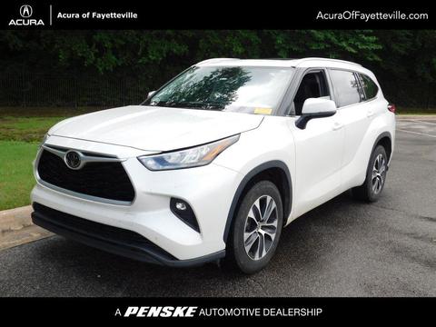 2020 Toyota Highlander.