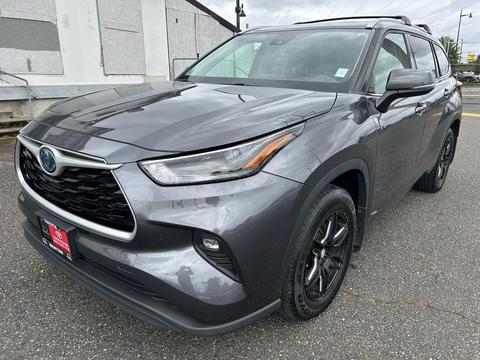 2022 Toyota Highlander.