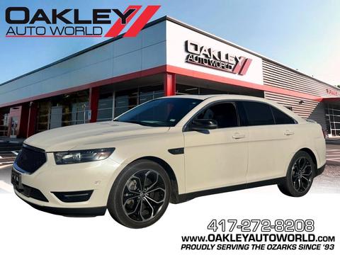 2013 Ford Taurus.