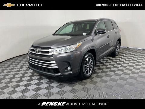 2019 Toyota Highlander.