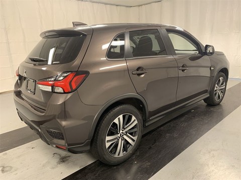 2020 Mitsubishi Outlander.