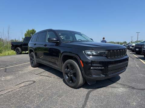 2022 Jeep Grand Cherokee.