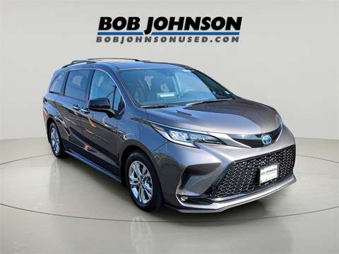 2022 Toyota Sienna.