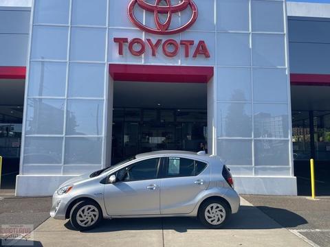 2016 Toyota Prius.