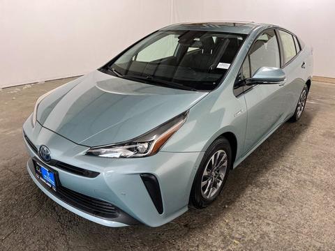2019 Toyota Prius.