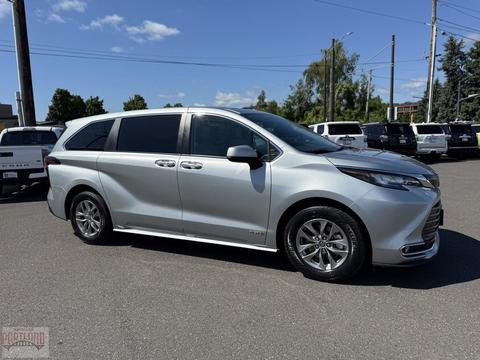 2021 Toyota Sienna.