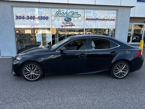 2016 Lexus IS.