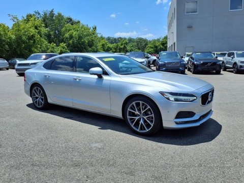 2018 Volvo S90.