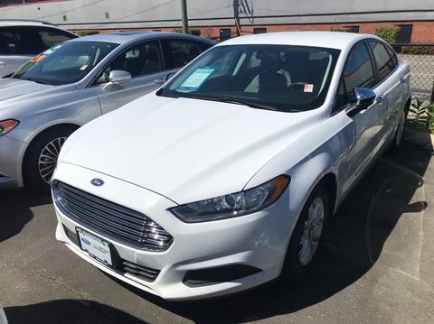2016 Ford Fusion.