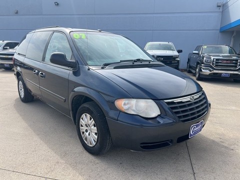 2007 Chrysler Town and Country.