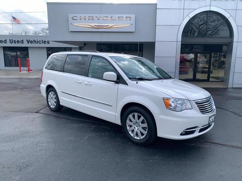 2013 Chrysler Town And Country.