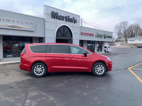 2025 Chrysler Pacifica.