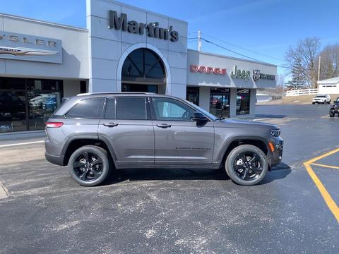 2025 Jeep Grand Cherokee.