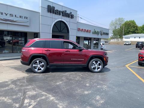 2025 Jeep Grand Cherokee.