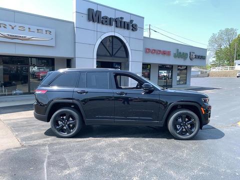 2025 Jeep Grand Cherokee.