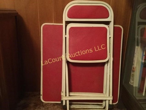 94 Miscellaneous childs card table & 2 chairs.