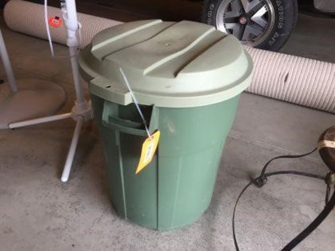 173 Miscellaneous Plastic garbage can with cover.