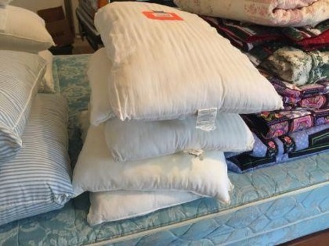 179 Miscellaneous Assorted pillows.