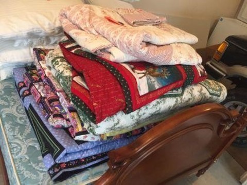 178 Miscellaneous Assorted blankets.