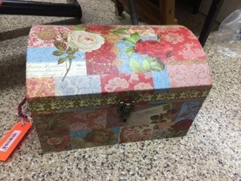 134 Miscellaneous Small hinged trunk box 16x11x10.
