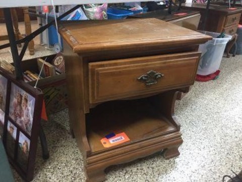 199 Miscellaneous Nightstand with single drawer 21x15.